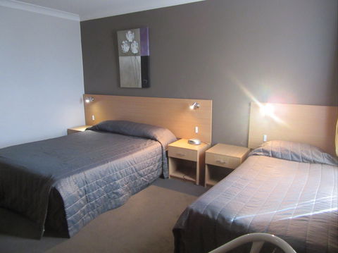 El Toro Motor Inn - Accommodation Bookings 1