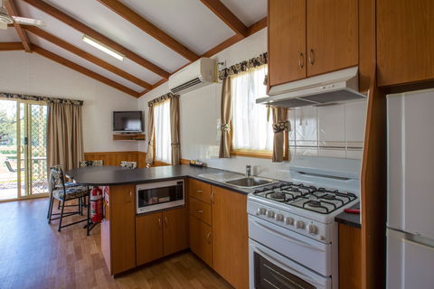 Euston Cabin Resort - Accommodation Bookings 2