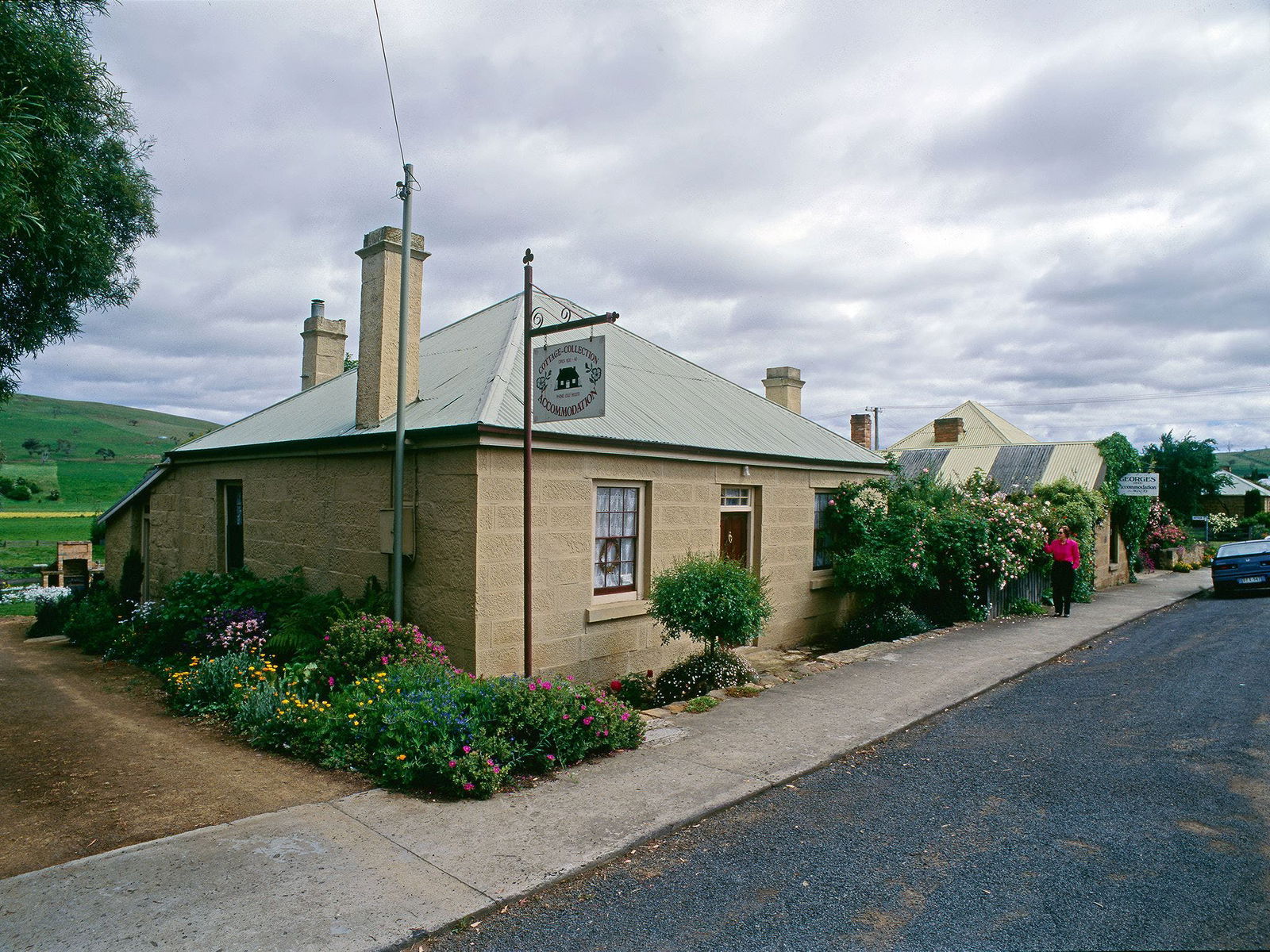 Hamilton's Cottage Collection And Country Gardens - Edwards - thumb 1