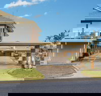 Hybiscus Waterfront Apartments - Accommodation Bookings