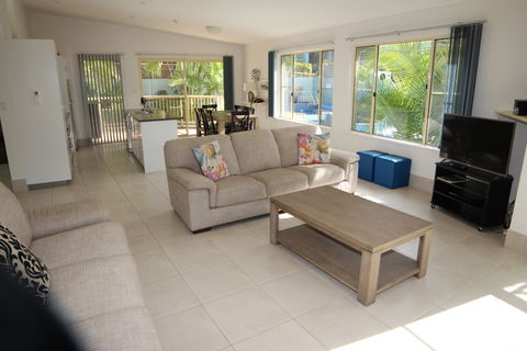 Lennox Beach Resort - Accommodation Bookings 1