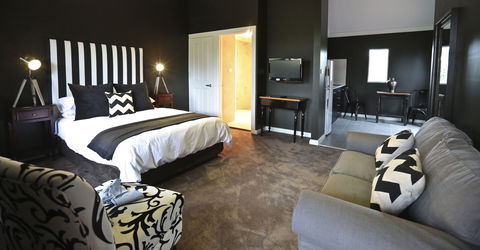 One Paddock Currency Creek Villas And RETREAT - Accommodation Bookings 0