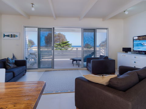 Seaview Getaway | Dunbogan - Accommodation Bookings 2