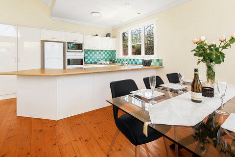 Adelaide Style Accommodation-City And Beach Luxury Home - Accommodation Bookings 2