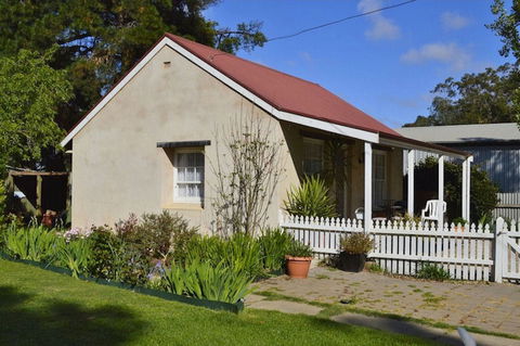 Almond Tree Cottage - Accommodation Bookings 0