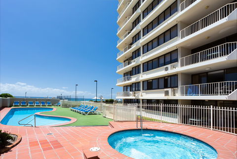 Breakers North - Absolute Beach Front Holiday Apartments - Accommodation Bookings 2