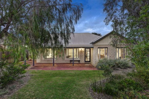 Cottage Retreat/Shady Cottage - Accommodation Bookings 0