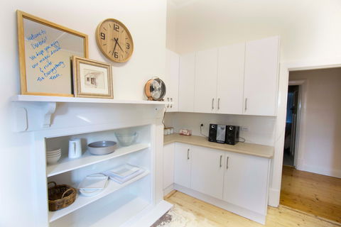 Doreen's - Accommodation Bookings 2