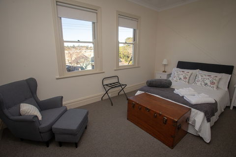Helensburgh Hotel - Accommodation Bookings 2