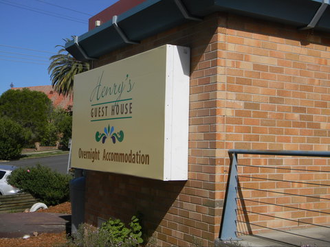 Henry's Quirindi Quality Accommodation - Accommodation Bookings 1