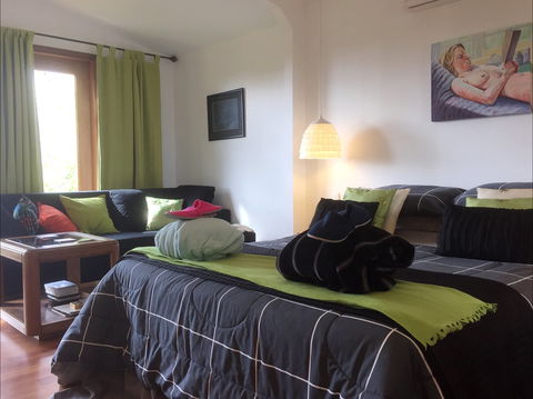Jonathan Art Centre - Jarramarrumba House - Accommodation Bookings 1