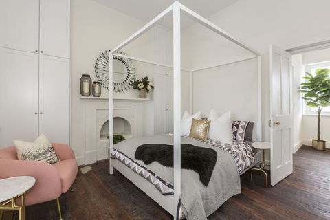 Landmark 1850s Family Fremantle Home - Accommodation Bookings 0