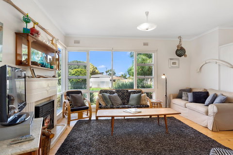 The Cutting - Accommodation Bookings 1