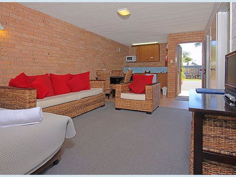 The Lodge Broulee - Accommodation Bookings 2