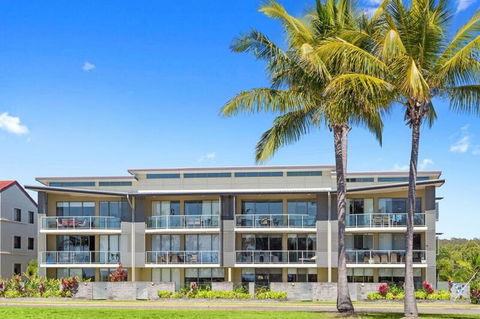 Beaches On Lammermoor Apartments - Accommodation Bookings 0
