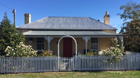 Bellamona - Cosy Georgian Cottage - Accommodation Bookings 0