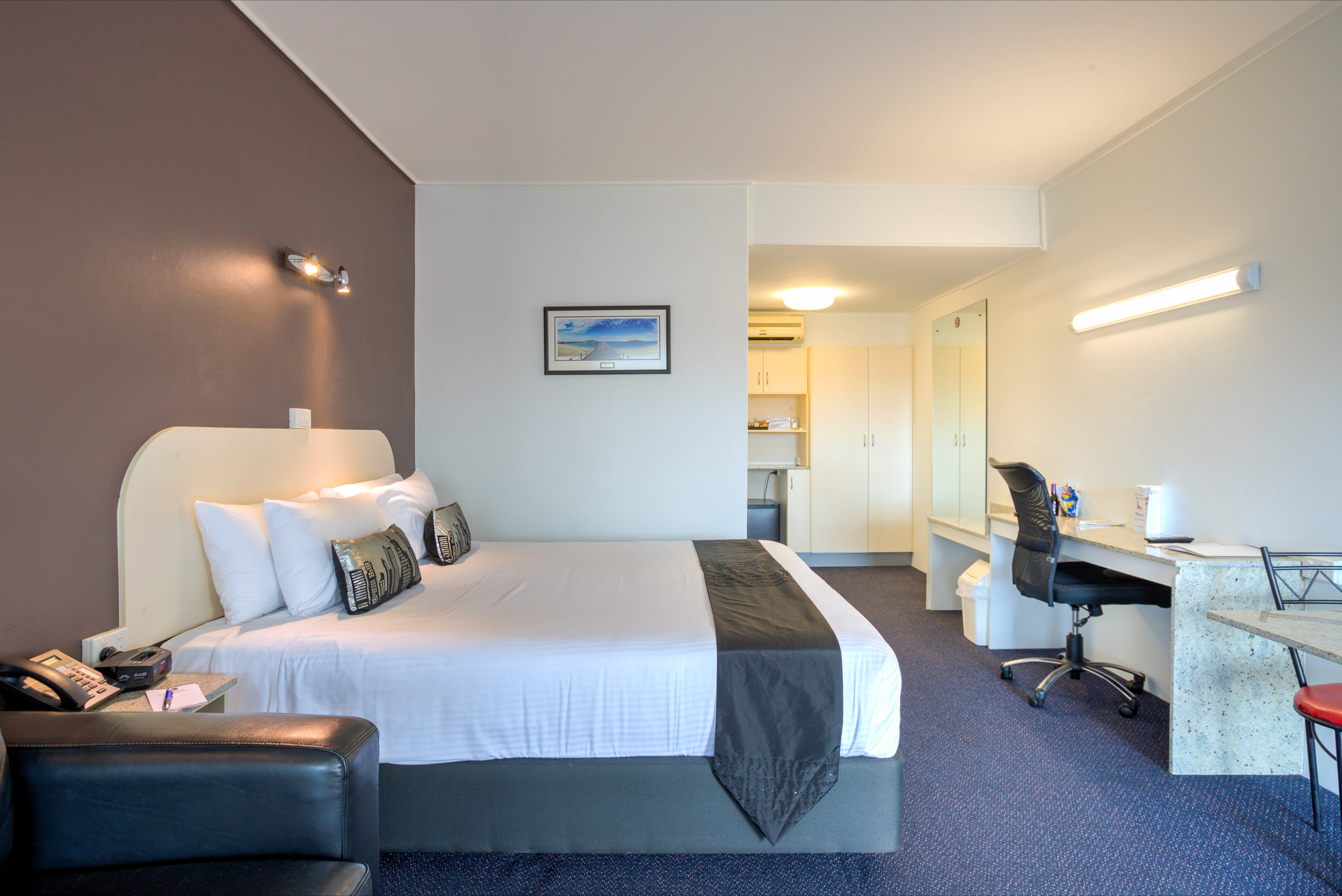 Best Western Zebra Motel - thumb 1