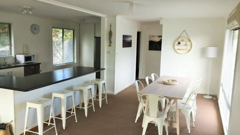 Catching Waves - Accommodation Bookings 2