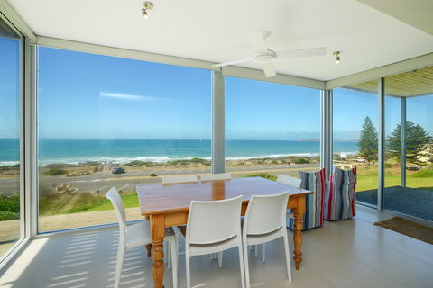 Chiton On The Rocks - Breathtaking Panoramic Coastal Views - Accommodation Bookings 0