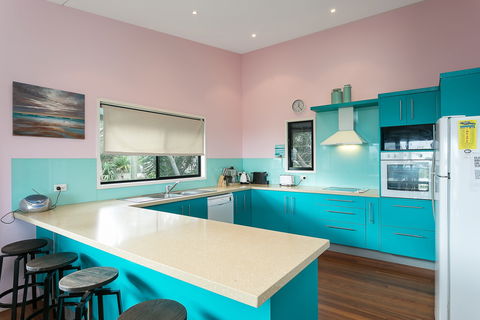 Colours Of Cylinder - Accommodation Bookings 2