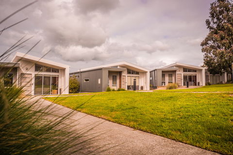 Deakin Waurn Ponds Units - Accommodation Bookings 1
