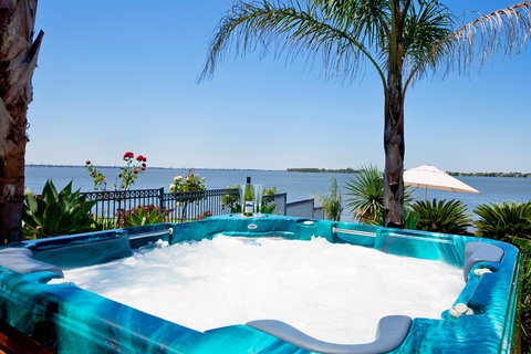 Edgewater Mulwala - Accommodation Bookings 1