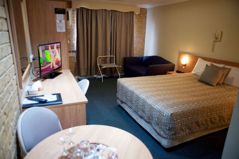 Forest Lodge Motor Inn And Restaurant - Accommodation Bookings 2