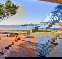 Lakefront Simplicity