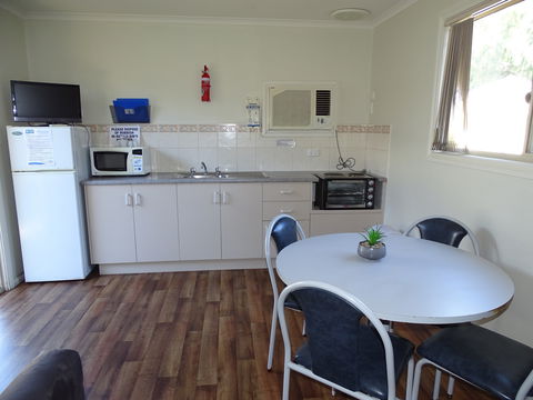 Moonta Bay Cabins - Cabin 2 - Accommodation Bookings 1