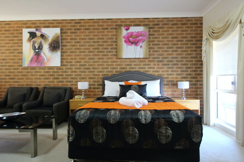Motel Views Yackandandah - Accommodation Bookings 0