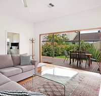 Newcastle Executive Homes - Cooks Hill Cottage - Accommodation Bookings