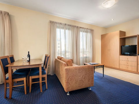 Quest Savoy - Accommodation Bookings 2