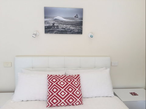 Springtide Studio Apartments - Accommodation Bookings 0