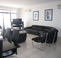 The Waterfront Dolphin - Accommodation Bookings