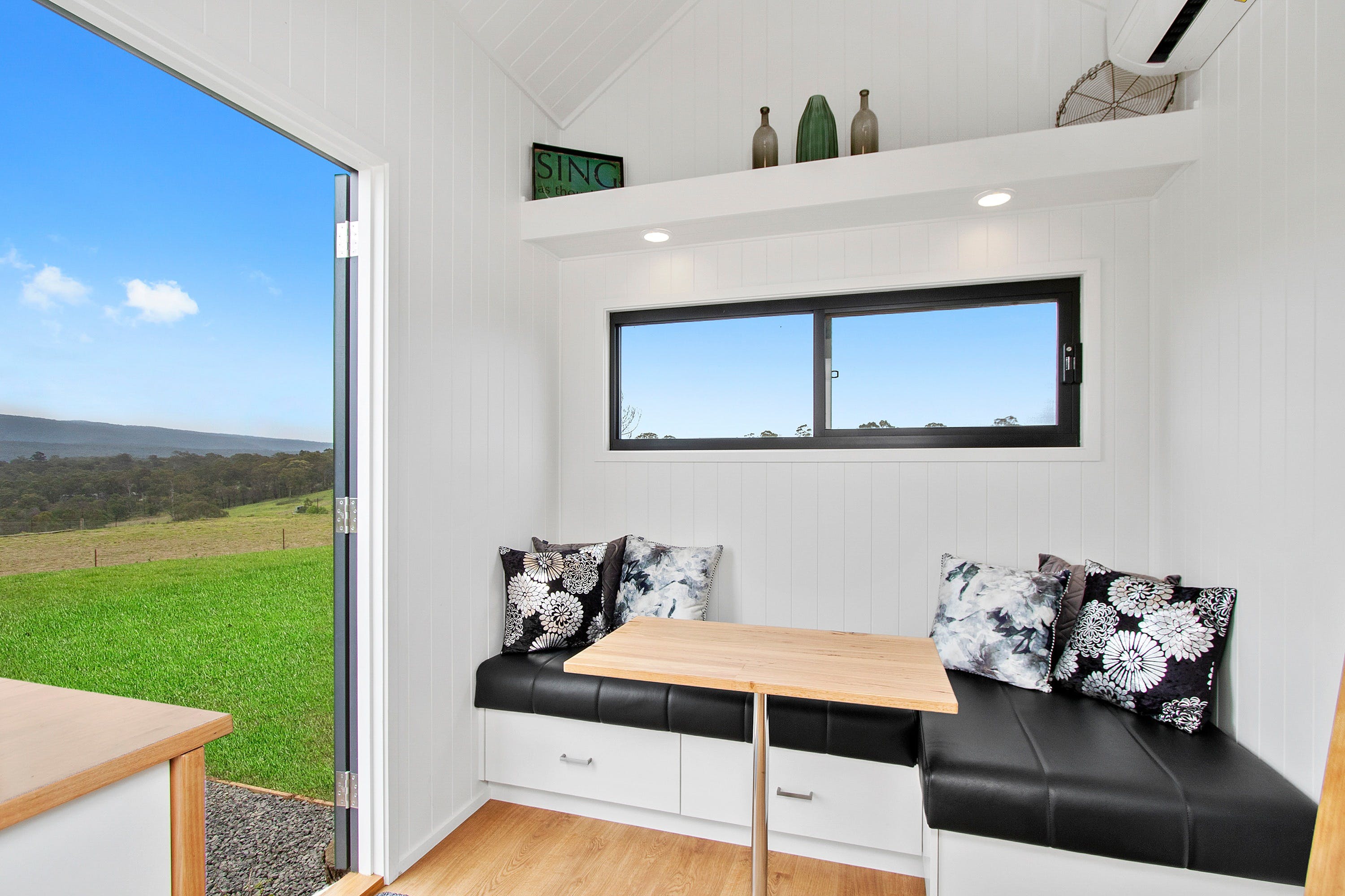 Tiny Home Big Views Kurrajong - thumb 1
