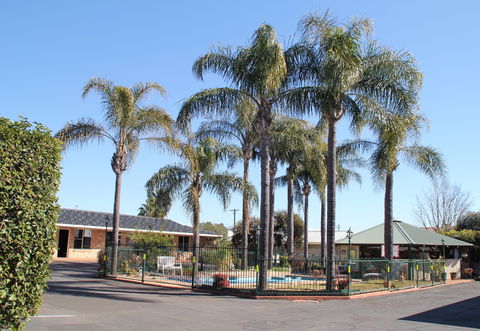 Town And Country Motor Inn - Tamworth - Accommodation Bookings 0