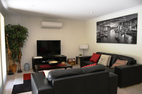 Wagga Riverside Apartments - Accommodation Bookings 2