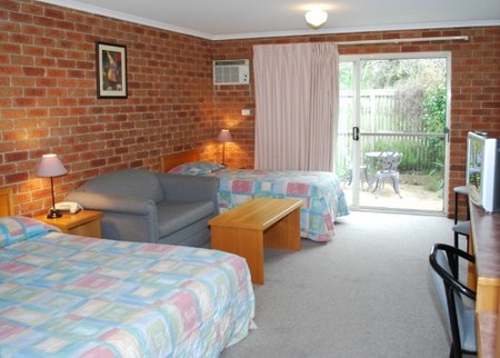 Inverloch Central Motor Inn - thumb 4