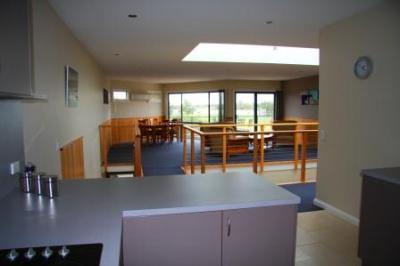 Ultimate Holiday Apartments - Accommodation Bookings 5