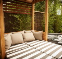 Lake House - Accommodation Bookings
