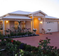 Sussex on Willis Cove Bed and Breakfast - Accommodation Bookings