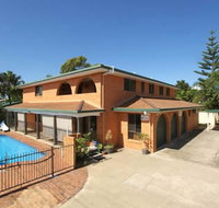 Airlie Court Holiday Apartments - Accommodation Bookings