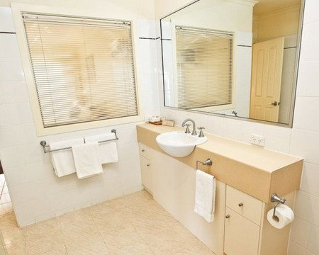 Aquarius Apartments - Accommodation Bookings 2