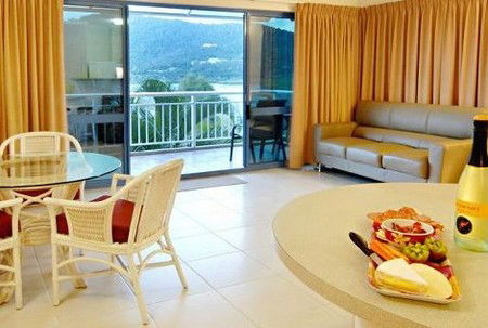 Coral Sea Vista Apartments - Accommodation Bookings 4