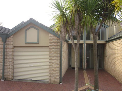 Judith Wright Stockdale & Leggo Real Estate - Accommodation Bookings 4