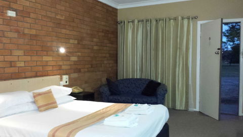 AA Hilldrop Motor Inn - Accommodation Bookings 0