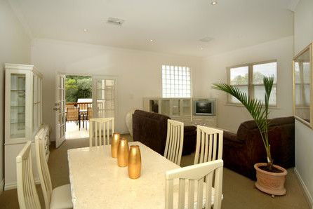 Michelle's Garden Apartments - Accommodation Bookings 2