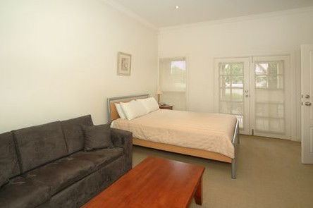 Michelle's Garden Apartments - Accommodation Bookings 5