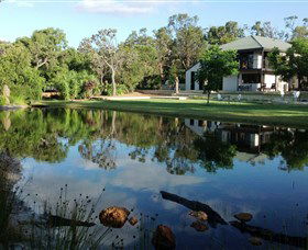 Lake House Gallery - Accommodation Bookings 0