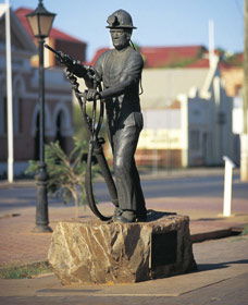 Miners Monument - Accommodation Bookings 0